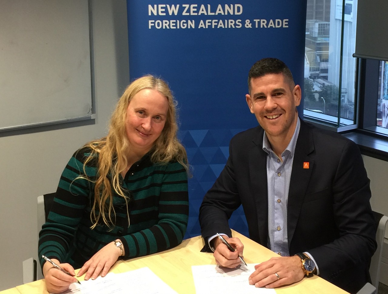 Andrea Smith, Deputy Secretary, APEC 2021 Programme, Ministry of Foreign Affairs and Trade, and Steve Armitage, General Manager Destination, Auckland Tourism Events & Economic Development (ATEED) signing the MoU