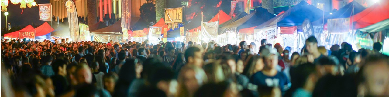 stalls crowd lantern festival