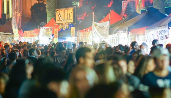 stalls crowd lantern festival